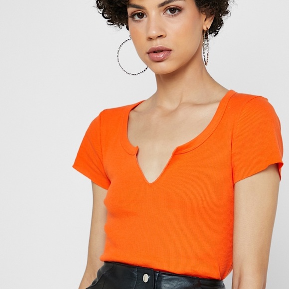 Topshop Tops - 3/30$🤍 TOPSHOP | Orange notch neck cropped tee